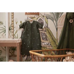 Jollein Stargaze Leaf Green 110 Cm Slaapzak Met Afritsbare Mouwen 016-542-66091 -Jollein Verkoop jollein stargaze leaf green 90 cm slaapzak met afritsbare mouwen 016 541 66091 .sfeer3 1 1